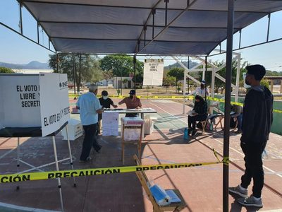 Chiapas vive consulta de revocación con cinco municipios sin casillas