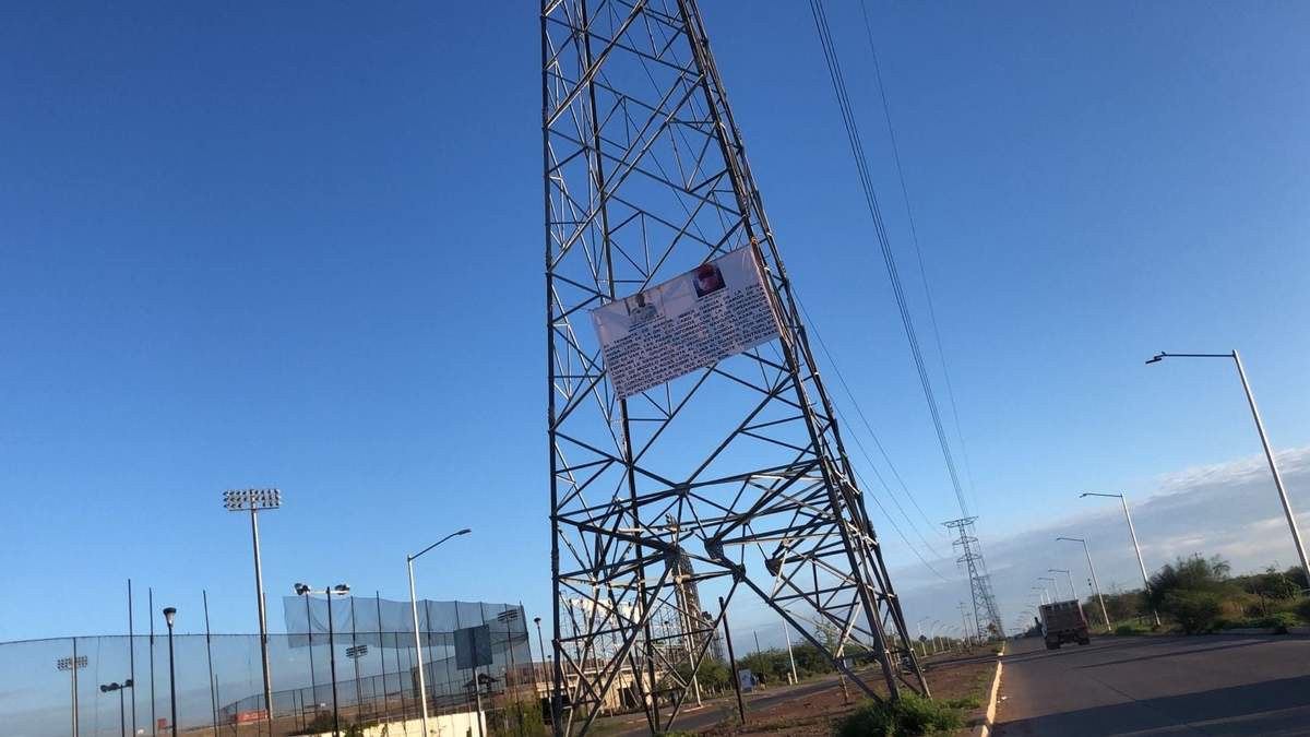 Una de las mantas colgadas en Sonora
