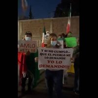 Integrantes de FRENAA reciben a AMLO con protestas en Aguascalientes (Video)