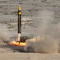 Irán presenta nuevo modelo de misil entre tensiones por su programa nuclear