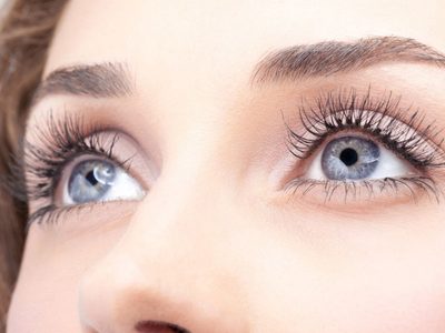 El secreto para lucir pestañas increíbles sin maquillaje: así evitás el rímel y cuidás tu mirada