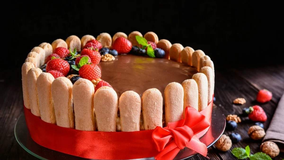 Charlotte de chocolate. Fuente: (X)