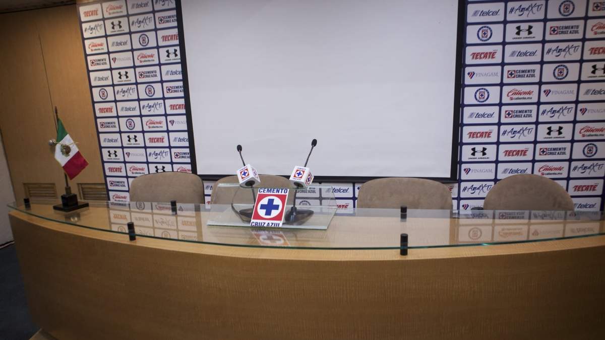Conferencia de Cruz Azul en el Azteca