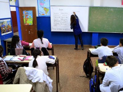 El Gobierno elimina por decreto la intervención de la Secretaría de Educación en las paritarias docentes
