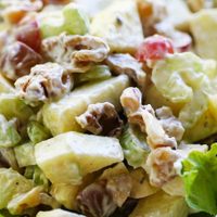 Ensalada Waldorf: una receta internacional que encanta por su frescura y sabores exóticos