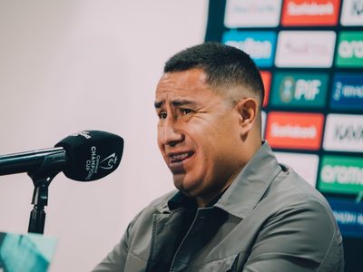 Efraín Juárez debe pagar casi 352 mil pesos de multa por hacer señas obscenas