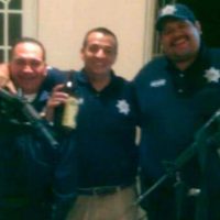Exhiben a policías de Michoacán ingiriendo alcohol en horas de servicio