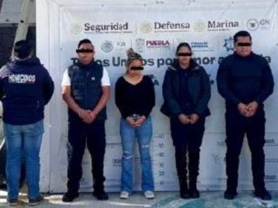 Detienen a policías municipales de Puebla vinculados a La Barredora