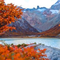 El destino de la Patagonia que deslumbra en otoño con paisajes únicos y colores dorados