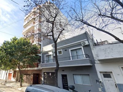 Dramático rescate de una familia tras un incendio de un edificio en Parque Chacabuco