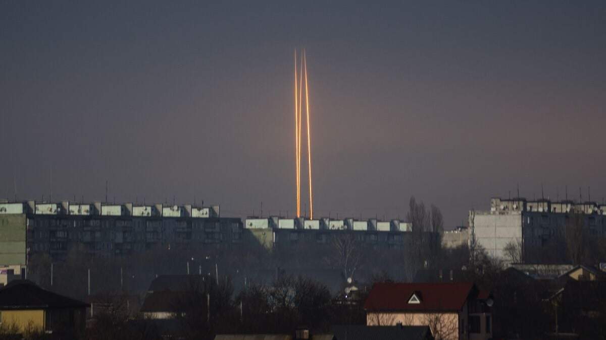 Tres cohetes rusos lanzados contra Ucrania desde la región rusa de Belgorod, al amanecer