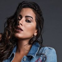 ¿Qué hacía? Aparece una foto de Anitta repleta de sudor. ¡No está sola!