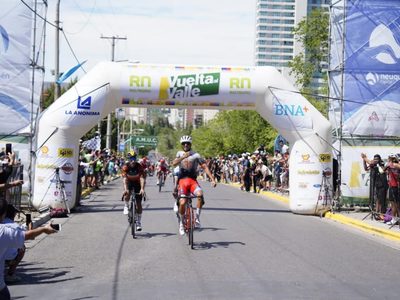 Con la disputa de la segunda etapa, después de 20 años retornó la Vuelta al Valle a Neuquén Capital
