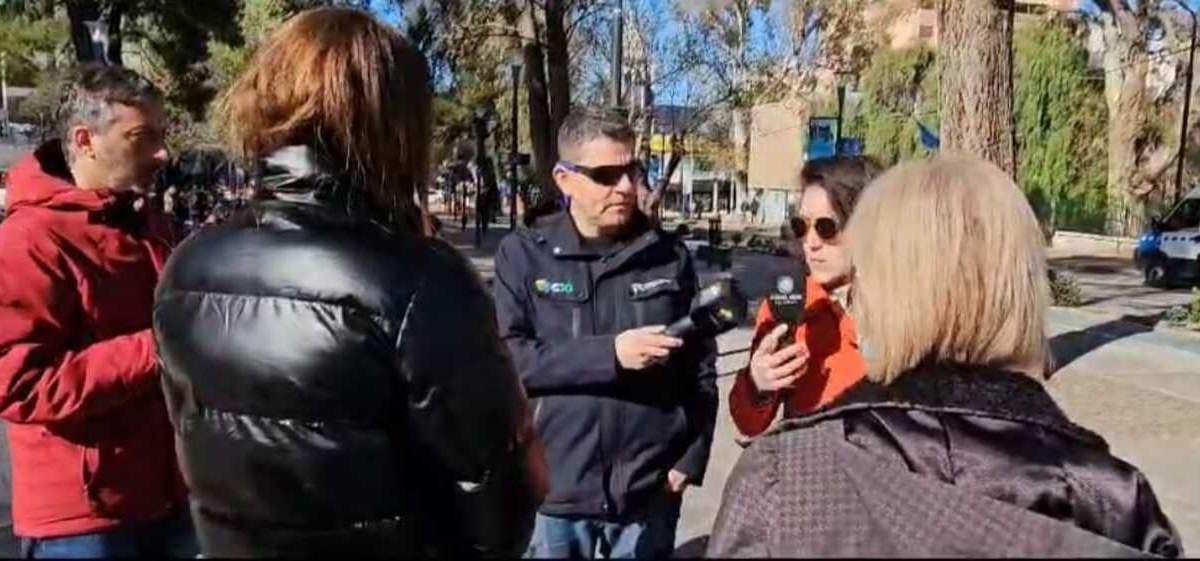 Una madre preocupada por la adicción de su hijo. Fuente: (Javier Manzano - Minuto Neuquén).