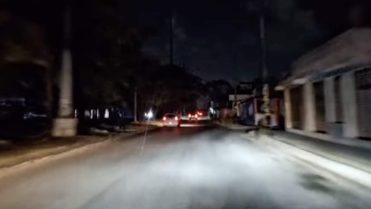 Una calle de Cancún en la noche del lunes