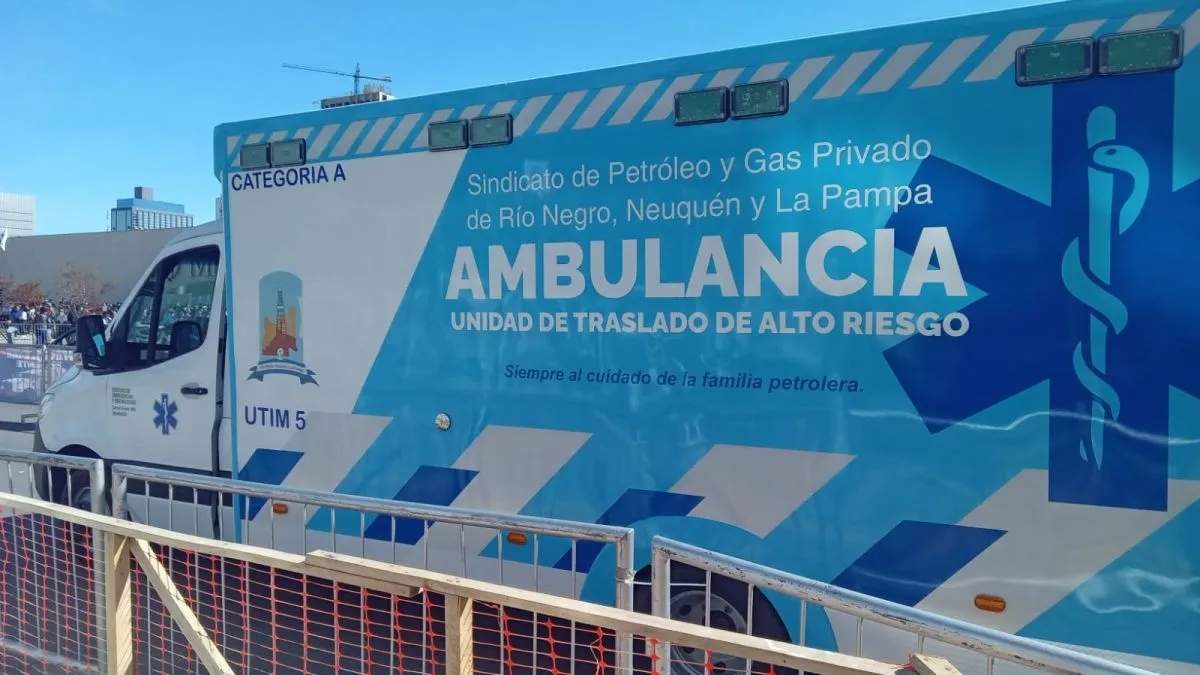 El gremio entregó una ambulancia de alto riesgo al hospital de Añelo. Fuente: (Noticias NQN)