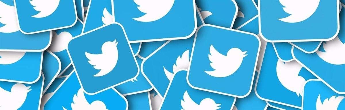Varios logos de la red social Twitter