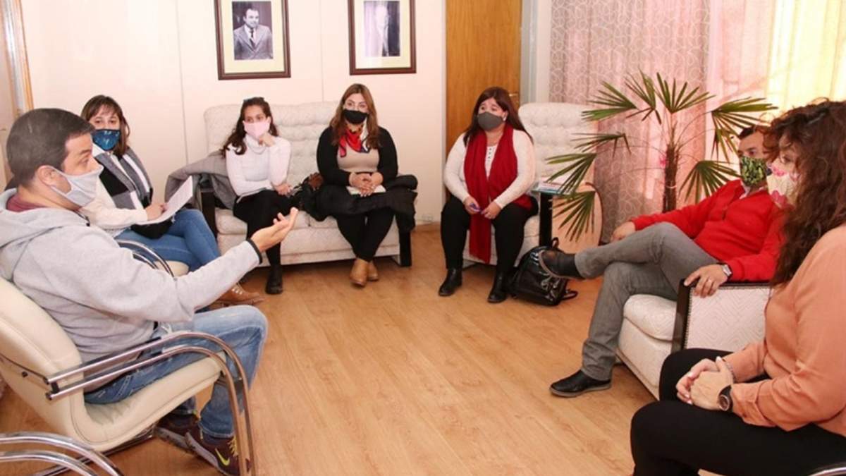 Reunión del intendente Koopmann con referentes de la Secretaría de Desarrollo Humano. Fuente: (Twitter).