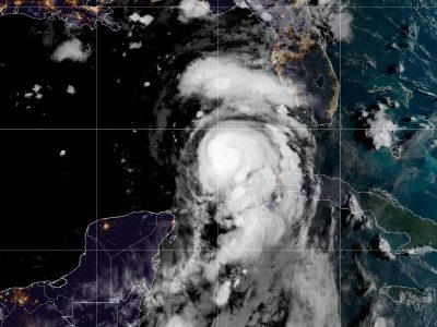 "Idalia" se convierte en huracán y obliga a evacuaciones