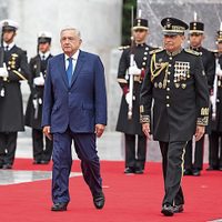 Los militares, “moneda de cambio” en las disputas del poder civil