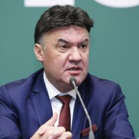 Dimite el presidente de la federación de futbol de Bulgaria por gritos homofóbicos de la afición
