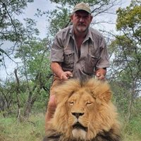 El cazador Riaan Naude fue asesinado en Sudáfrica