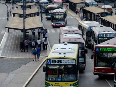 No habrá paro de colectivos en el AMBA: choferes llegaron a un acuerdo salarial