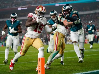 Brock Purdy lanza cuatro pases de anotación y 49ers pasan por encima de Eagles 42-19