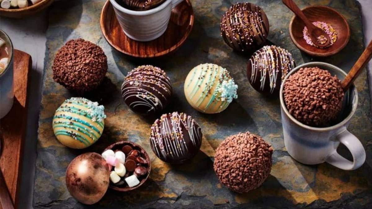 Esferas navideñas de chocolate. Fuente: (Instagram).