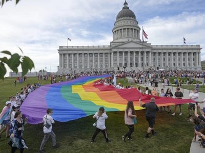 Utah prohíbe las banderas del orgullo LGBTTTIQ+ en edificios gubernamentales y escuelas