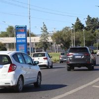 En medio de una entrevista a Baggio, un conductor impactó contra un tótem de Avenida Mosconi