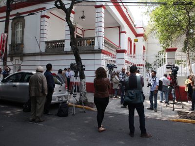 Delegado niega que por "lambisconería" hayan arreglado la calle frente a la casa de transición de AMLO