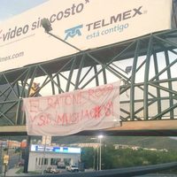 Con mantas, fans de Rayados protestan contra la directiva