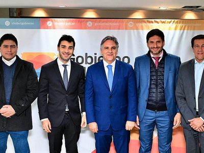 El armado federal de gobernadores que Mendoza mira de reojo
