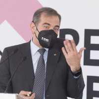 Lorenzo Córdova exhibe ataques de AMLO contra el INE en cumbre mundial