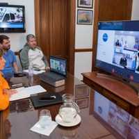 Antes del anuncio, Carreras mantuvo una videoconferencia con Fernández