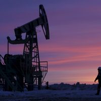 Un posible recorte a la producción reanima a los precios del petróleo