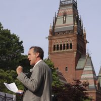 Trump suspende los visados a nuevos estudiantes internacionales de Harvard