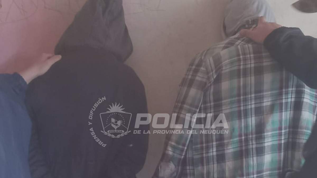 Los detenidos están acusados de amenazas calificadas. Los investigan también por robo y narcomenudeo. Fuente (Policía de Neuquén)
