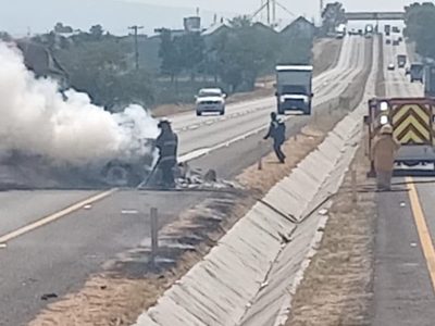 Quema de vehículos bloquea cuatro puntos carreteros de Guanajuato