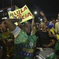 Juez emite orden de captura contra Lula y le da un día para que se entregue