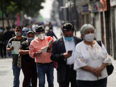 México superó la barrera de los 220 mil infectados y hay más de 27 mil decesos