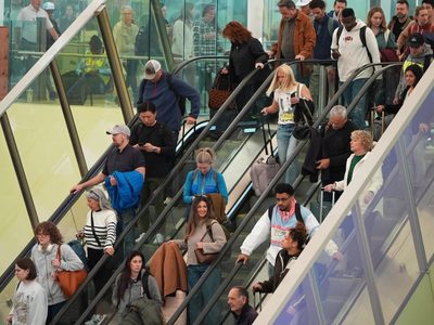 Aerolíneas estadunidenses cancelan mil vuelos en cumplimiento de la orden de cierre