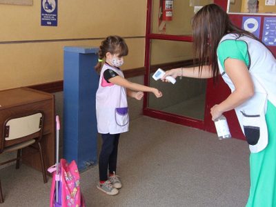 A pasos de las clases presenciales con grupos completos en todo el país: qué analizará el Gobierno