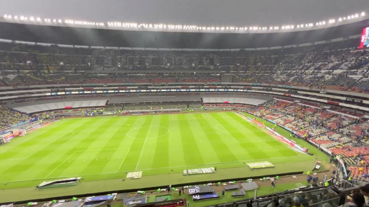 La lluvia en el Estadio Azteca