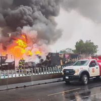 Se queman 30 casas en un predio a espaldas del AICM