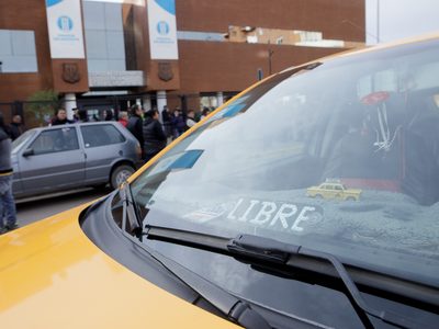 Taxistas de Neuquén piden ampliar la vida útil de los vehículos ante el vencimiento de licencias