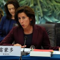 Secretaria de Comercio de EU inicia visita a China para mejorar las maltrechas relaciones económicas