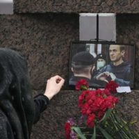 En el Ártico ruso, madre de Alexei Navalny busca el cuerpo de su hijo