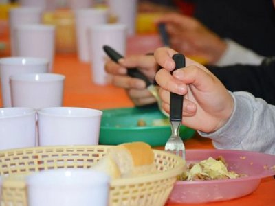 Incorporarán legumbres y atún en las cajas de alimentos que se reparten a las familias más vulnerables de Neuquén